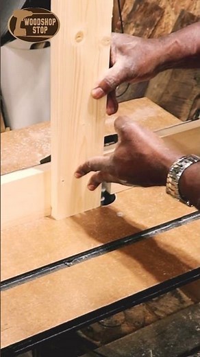 How to join a apron and table leg using a dovetail joint. #woodworking #howto #diy