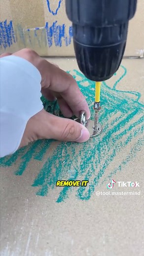 It is very convenient to use this direct-insertion expansion screw to install things on gypsum board and foam brick walls. There is no need to drill holes and there is no dust #Specialexpansionnailsforgypsumboard #Fasteners #aircraftironexpansion #solid #expansionscrew #screw #tiktokshop #diy