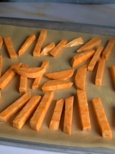 Süßkartoffel Pommes im Ofen - Einfaches Rezept