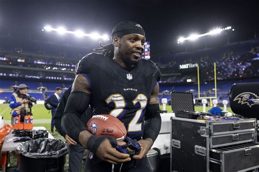 "I've seen little kids run up hills faster": NFL fans react to Derrick Henry's viral 'uphill workout' routine