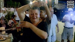 This couple singlehandedly feeds and houses 50 refugees a night | NowThis