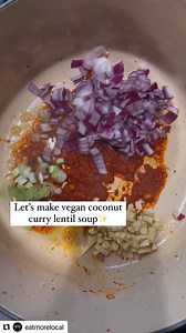 This coconut curry lentil soup is the ultimate cold-weather meal 🥣 Ingredients * 1 tablespoon sesame oil * 1 teaspoon freshly chopped ginger * 2 tablespoons red curry paste * ½ red onion, chopped * 4 cloves garlic, minced * 2 scallion whites chopped * ¼ teaspoon sea salt * ¼ teaspoon ground black pepper * 2 tablespoons coconut sugar * 1 tablespoon @bragg coconut aminos * 1 tablespoon of siracha * 1 teaspoon of curry powder * 1 1/2 cups red lentils * 1 - 13.5-ounce can coconut milk * 5 cups vege