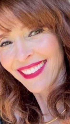 Curiosidades Incríveis Sobre Deborah Evelyn parte 2!