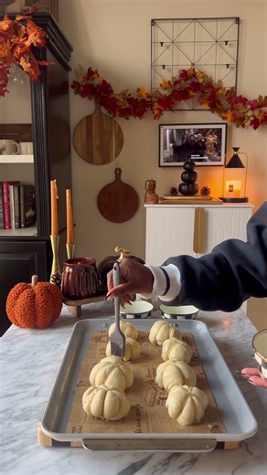 🍂 Pumpkin Shaped Cheese Stuffed Dinner rolls