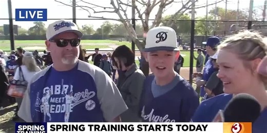 Spring training kicks off with Dodgers vs. Cubs