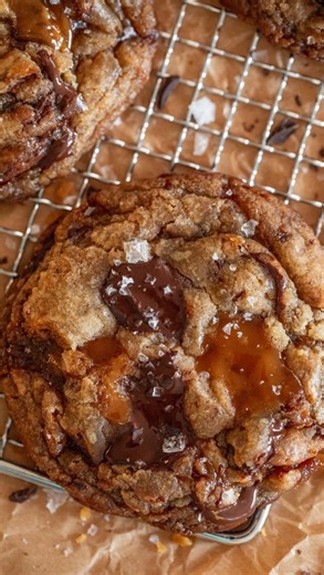 Catherine Perez on Instagram: "🍪 Brown Butter Toffee Chocolate Chip Cookies, but fully dairy-free and egg-free. And both chocolate and toffee because the best cookies are the soft, chewy, and gooey kind. 🍫 This is one of the sets of cookies I have ready to make and gift to friends and family this week. My little baking week, which is also probably one of my favorite weeks of the year. There’s just something about baking that is just so fun. Please note, the full recipe instructio