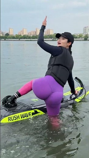 RUSH WAVE ,Gasoline-powered surfboard#rushwave #Surfing #surfboard #gasolinesurfboard