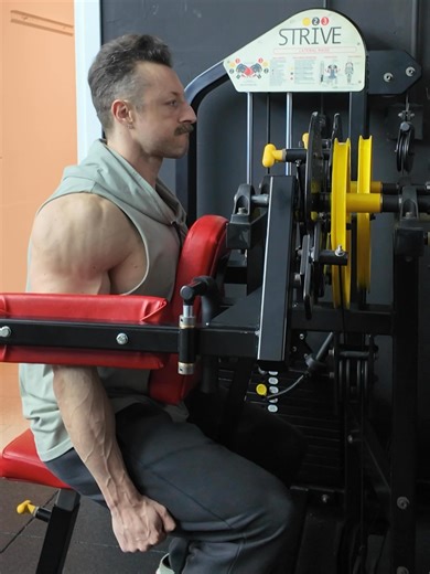 SHOULDER #classic #classicphysque #bodybuildin #bodybuilder #bodybuilders #allenamento #workout #allenamentoconilcoach #shoulder #shoulders #shoulderday #shouldersday