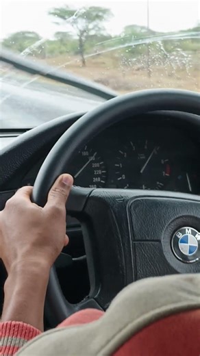 BMW X3 gapped by 1993 E34 525i