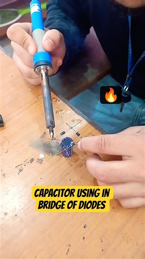 How to make rectification using capacitor #arduino #uno #capacitor #diode #techshorts #diy #foyou