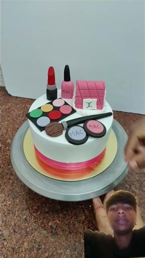 makeup box cake 😁🎂#cake #cakedesign #cakedecorating #birthdaycake