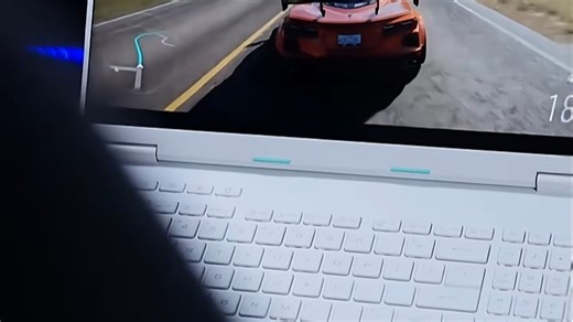 大屏显示效果出色，观影办公更舒适，畅享清晰视觉体验