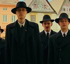 #JoJoRabbit (2019) 🎬 In this scene “Heil Hitler” is said 34 times in one minute, according to Waititi. He wanted a funny moment, but also wanted to illustrate how ridiculous Nazi protocols were. | Raindance