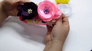 301K views · 103 reactions | aprende facilmente flores para decorar Accesorios de Niñas para el cabello #accesorios, #manualidades, #floresdeliston | Mr. PawHeart | Facebook
