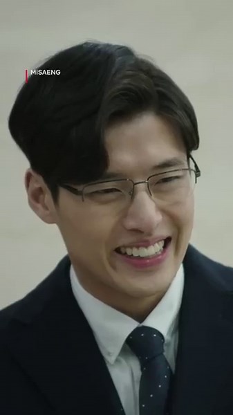 Blue sky outside, Sky Kang (Kang Ha-neul) inside my heart 💙💙💙