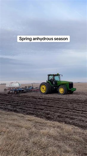 You may see these tanks rolling in the fall… or racing the clock in the spring. 💨 Those tanks have anhydrous ammonia — 82% nitrogen. Fall application can pencil cheaper and ease the spring workload, but it carries more risk of nitrogen loss if winter turns warm and wet. Spring puts nitrogen closer to when the crop actually needs it, improving efficiency, but the window is tight and weather can delay planting. Different timing. Different risk. Same goal: feeding the crop! 🌽 ⚠️ Anhydrous ammonia
