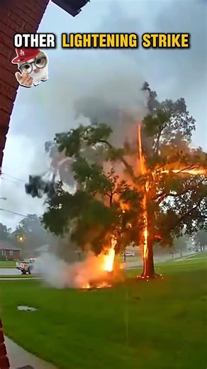 other lightning Strike vs this one😈🔥