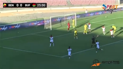 Le but du Burkina Faso face au Bénin en amical, c'est Georgi Minoungou l'auteur de cette magnifique réalisation. C'est son premier but avec les étalons. | Pepe Vilard