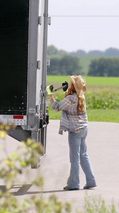 Check out Chamaine Jeffer's story about how she built her business from the ground up using DAT One, with all the tools needed to compete, perform and prosper. | DAT Freight & Analytics