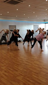 This afternoon we are looking at the solo section as part of the new Contemporary Intermediate Foundation syllabus. 💃 For more clips head over to the ISTD Instagram page (@istddance). Want to attend a course? Check out our upcoming regional courses via the ISTD events calendar online > www.istd.org | Imperial Society of Teachers of Dancing