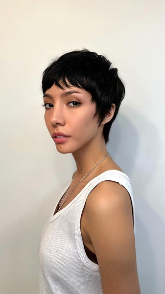 Vero Sainz Peluquería on Instagram: "Pixie Cut versión 2024: the modern pixie ⭐️ para @lounneyy haircut @addy__vsp #shorthairstyle #shorthaircut #pixie #modernpixie #pixiecut #pixiehaircut"
