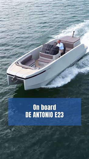 Venice, where electric boats are more than a trend, they’re a necessity. Here, protecting the delicate ecosystem means low wake and zero emissions. That’s why the E23 by Spanish shipyard De Antonio Yachts was tested in these waters. Lightweight by design, the E23 is built using vacuum infusion and features ultra-optimized components to reduce energy consumption and extend range. Its most distinctive trait? The hull. This is no ordinary catamaran: between its two hulls sits a central foil—not to 