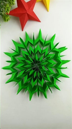 ✨ DIY Christmas Paper Wreath 🎄 | Easy Green Leaf Wall Decoration 🌟#shorts #trending#christmas#diy