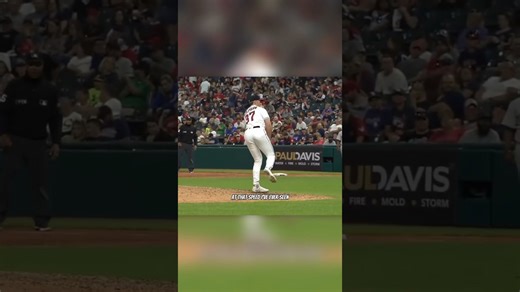 MLB pitcher casually catches 110 MPH line drive back to the mound