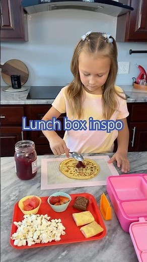 This lunchbox idea is so good. No boring lunches here. #tinychef #tinychefadventures #omiebox