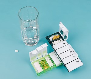 [Hot Item] Weekly Pill Organizer, Large 7 Day Pill Case, Pill Containers for Medicine