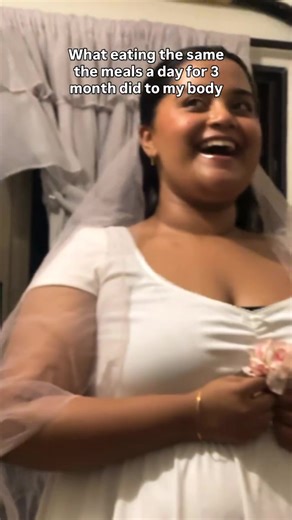 This is the exact 90-day plan. Not the pretty version. The honest one. If you want to drop 20–25 kg in three months, this is what it actually looks like. No alcohol. No sugar. No liquid calories. No ultra-processed food. No cheat days. You eat the same things on repeat and you move your body every single day. Calories matter. Women sit around 1200–1400. Men 1500–1700. Protein is non-negotiable. Food is boring and simple. Protein for breakfast (eggs, protein yogurt, cottage cheese). Protein lots 