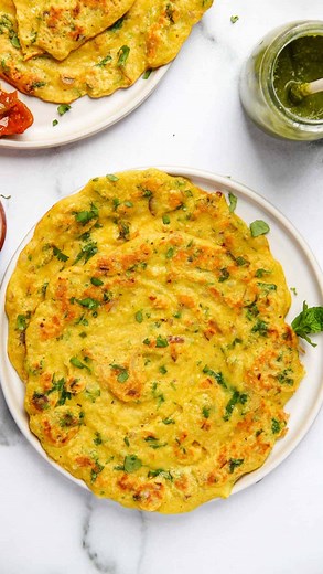 ✨ Another chilla to add to your favorites list! This Moong Dal Chilla is naturally gluten-free, vegan, and made with just a handful of pantry ingredients. ⁠Comment “chilla” and I’ll send you the recipe in DMs! Customize it with your favorite veggies or even paneer for a protein boost — it’s one of those feel-good meals you can make again and again 💛 ⁠ #VeganIndianFood #GlutenFreeRecipes #PlantBasedIndian #IndianBreakfast #ProteinPacked #EasyIndianRecipes Full recipe: https://ministryofcurry.com