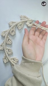 This tutorial demonstrates how to wrap a ring using a creeping leaves pattern. Check the full tutorial link in the comment. ☺ #tutorial #macrame #macrameleaves #craftideas #macramepattern | Trini ID