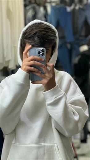 memes on Instagram: "#🇯🇵 日本では、人々の足跡が電気に変わる！⚡ 圧電タイルを使って、一歩ごとに小さなエネルギーを生み出します。 何百万人もの人々の歩みが集まると、渋谷駅のような場所でLEDライトやディスプレイを動かすことができます。 動きをクリーンで再生可能なエネルギーに変える——持続可能でスマートな都市づくりの素晴らしいアイデアです🌱💡 #日本のイノベーション #圧電 #未来技術 #グリーンエネルギー 再生可能エネルギー クリーンエネルギー 持続可能な未来 スマートシティ テクノロジーの力 エコ技術 都市エネルギー 東京ライフ 渋谷駅 イノベーション モダンジャパン エコフレンドリー スマートテクノロジー エネルギー革命 テックニュース サステナブルライフ🇯🇵 日本では、人々の足跡が電気に変わる！⚡ 圧電タイルを使って、一歩ごとに小さなエネルギーを生み出します。 何百万人もの人々の歩みが集まると、渋谷駅のような場所でLEDライトやディスプレイを動かすことができます。 動きをクリーンで再生可能なエネルギーに変える——持続可能でスマートな都市づくりの