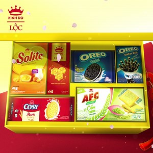Có những món quà thật quý giá, không phải vì cao sang hay cầu kỳ, mà vì được gói bằng sự đủ đầy trong thành ý gửi trao. Hộp quà Tết Kinh Đô Lộc với nhiều loại bánh nổi tiếng và chất lượng, như lời chúc chân thành cho cả gia đình, bạn bè và người thân. Có Cosy cho mạnh khỏe đón năm mới vững vàng, có Oreo cho vui cười khởi xuân hạnh phúc, có Solite mềm dịu vỗ về yêu thương, có LU ngọt ngào gửi gắm mong cầu như ý - tất cả được gói trọn trong một món quà trọn vị, sẵn sàng trao gửi đến mọi mối thân t