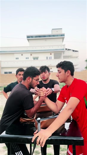 Attitude boy 😎💪🏻😉#armwrestling #foryoupageofficiall #viral #fyp #samiarmwrestler