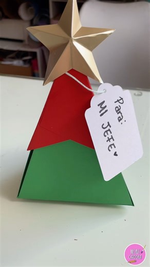 63K views · 79K reactions | Preparando el regalo para mi jefe después de que me entreguen en aguinaldo  #regalosnavideños #diy #renuncio #tutorial #manualidadesfaciles Gracias @bellafey.art por la idea✨ | Mini Cardona | Facebook