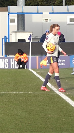 2.3M views · 15K reactions | 朗 Sara's reaction to seeing her twin return to action after almost 10 months out. | Everton Women | Facebook