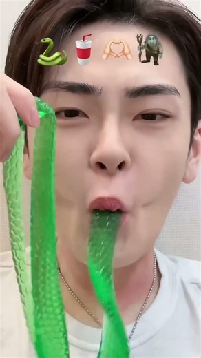 Blue jelly snack #stitch #stitchtricks #foodchallenge #shortvideo #funny #stitchboutique