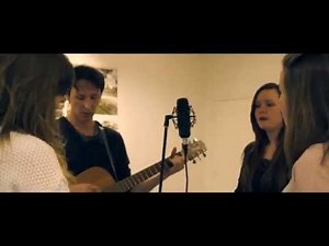 Apprendre l'anglais avec les tutos de Huito Episode 5 : Edition spéciale Music/ Cup Song