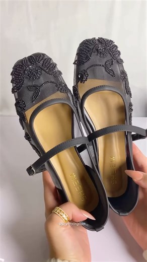 Maham | UGC creator🫧 | X @sheempk 🦢🖤 These ballerina flats just changed my entire vibe😭💗 🏷️ #ballerinashoes #ballerinaflats #flatsfashion #comfortableshoes... | Instagram