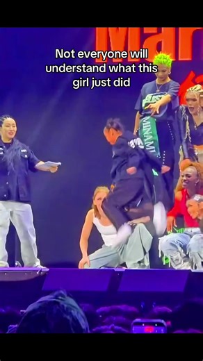 Miyu's Amazing Hip Hop Moves at the Dance Battle