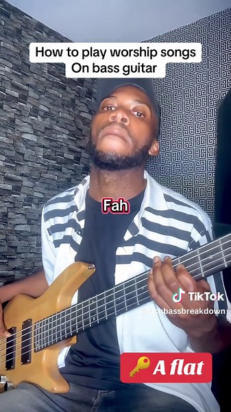Cómo tocar canciones de adoración en guitarra bass