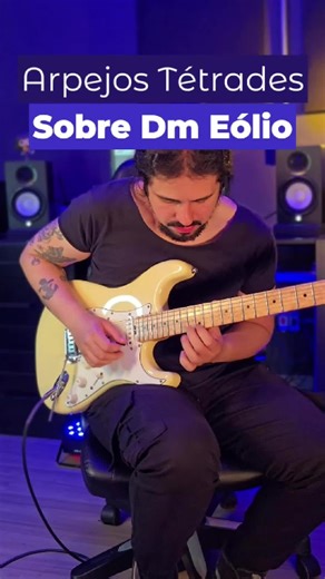 Nessa frase eu toquei os arpejos de F7 (9) e Am7 sobre Dm Eólio. Quer saber mais sobre sobreposição de arpejos e modos gregos? Me chama no direct! #aulasdeguitarra #guitarclass #modosgregos #guitarra #guitarist