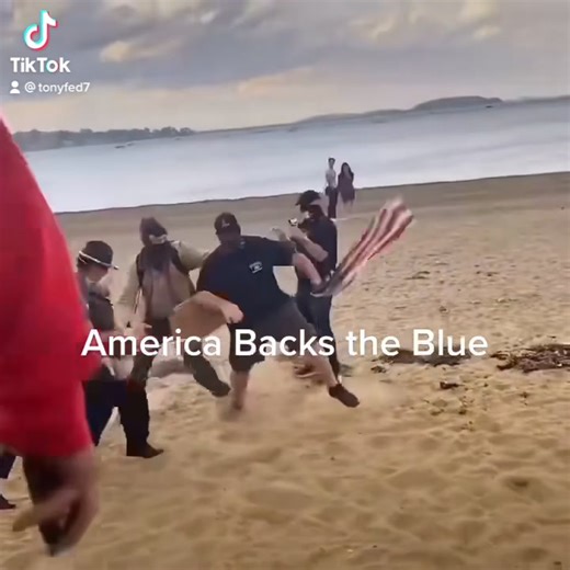 Wollaston Beach,Quincy,Ma. Quincy Back to Blue rally 2020. Aholes showed up 🇺🇸🇺🇸🇺🇸💪💪💪👊🏻👊🏻👊🏻 | Tony Fed