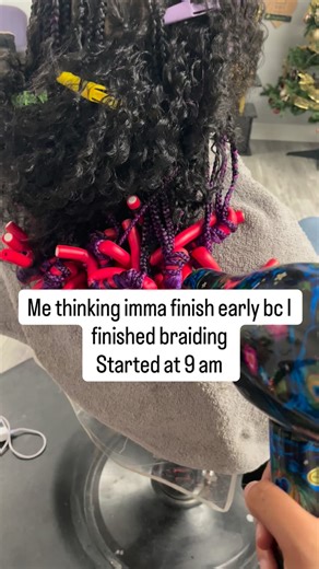 Aaliyah on Instagram: "Braids installed ≠ finished 👀✨ Baby hairs laid, ends sealed, trimmed, dried, and accessories added — because the details make the style 💁🏽‍♀️🔥 #scissorhandsanchez #explore #reels #hairstylist #hairsalon #femalebarber #stitchbraidsct #knotlessbraids #freestylebraids #flipovermethod #purplehair #ombré #fypage #fullservice"