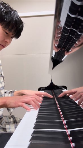 Danny Koo 대니구 on Instagram: "Merry Christmas & Goodnight ❤️"