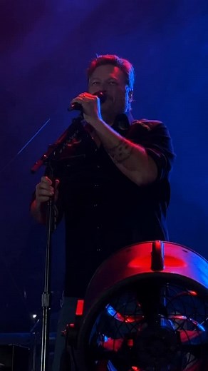 ✨ Blake Shelton performing “Pour Me a Drink” LIVE at the Cotton Bowl in Dallas, Texas — all in support of UnitedWay Dallas! An unforgettable night of great music, incredible energy, and a powerful cause. 🤠🎶 #BlakeShelton #CountryConcert #LiveCountry #DallasNightlife #TexasCountry #CottonBowl #ConcertVibes #MusicLovers #CountryMusicFans #OnStage #LivePerformance #UnitedWay #GiveBack #SupportLocal #GoodCause #CountryMusicCommunity #MusicVideo #InstaMusic #CountryArtist #CountryLife #TexasMusicSc