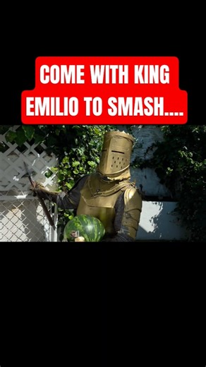 ⬆️🔴 LET THY SMASH.... #shorts #kingemiliothearmoredone #kingemilio #medieval #fantasy #knight