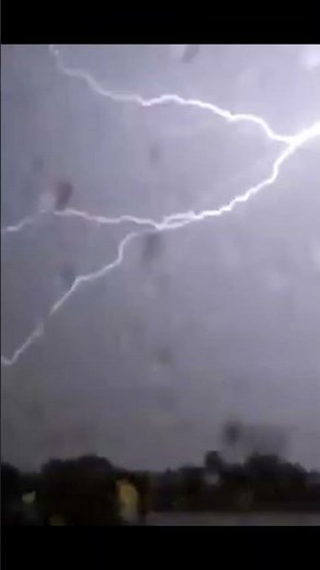 MASSIVE Lightning Storm Turns Night Into Day